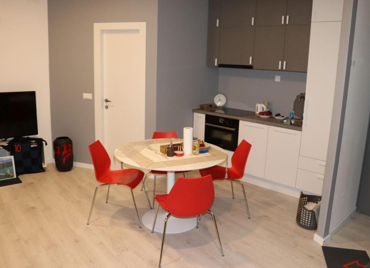 אומיס Apartman Gusar -Top Position, Close To The Center And The Beach, Fully Equipped מראה חיצוני תמונה