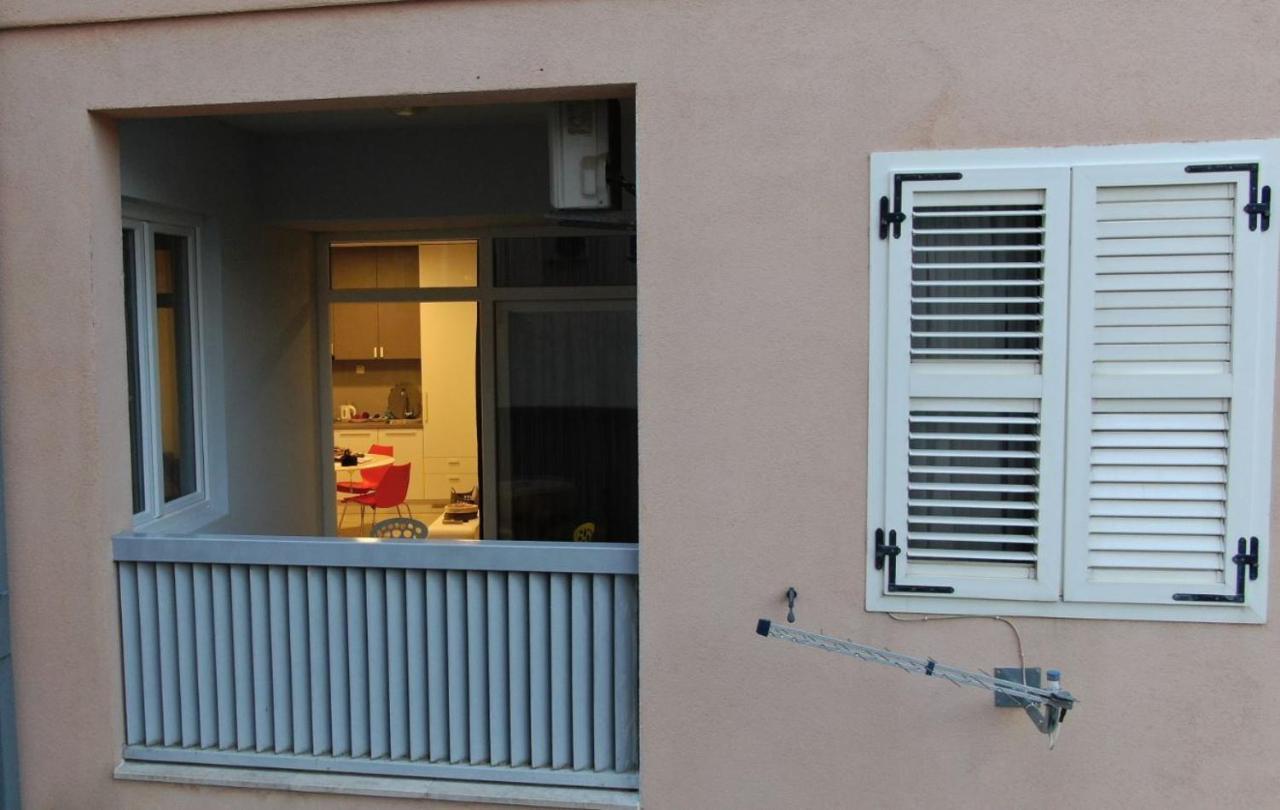 אומיס Apartman Gusar -Top Position, Close To The Center And The Beach, Fully Equipped מראה חיצוני תמונה