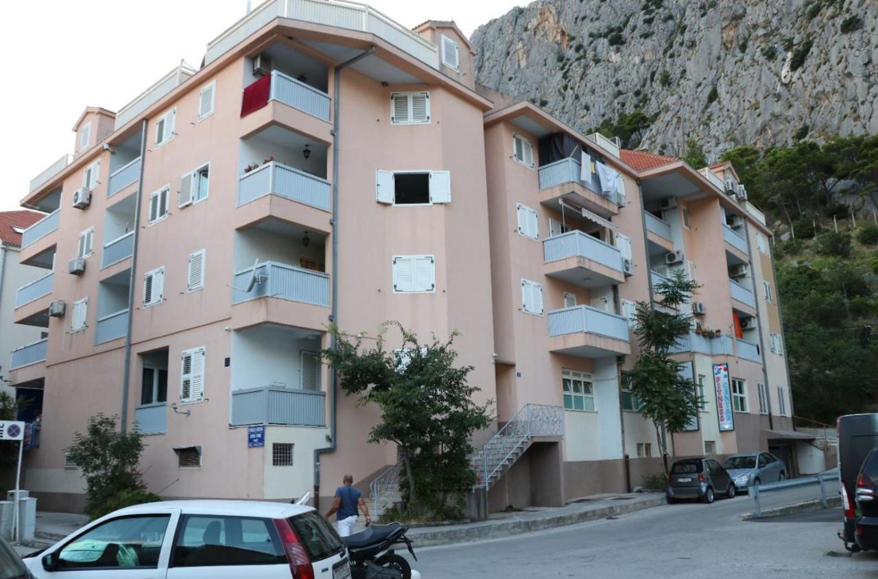 אומיס Apartman Gusar -Top Position, Close To The Center And The Beach, Fully Equipped מראה חיצוני תמונה